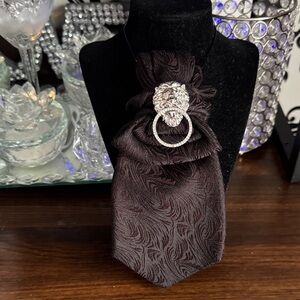 Elegant Brown Brooch Scarf